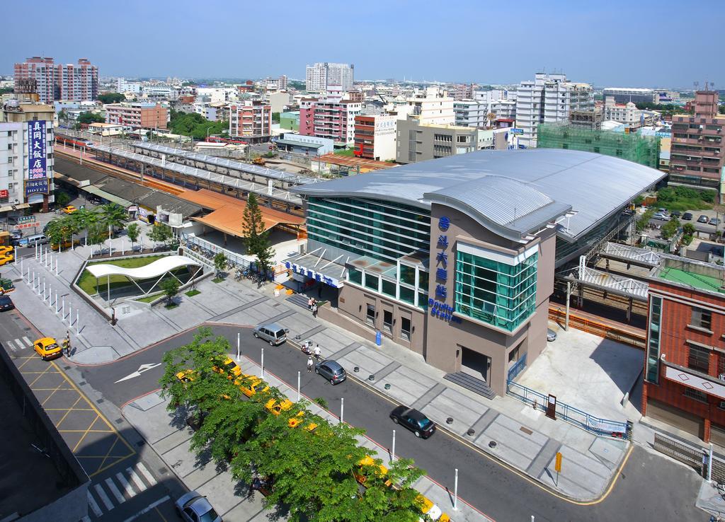 Metro Hotel Доулю Екстер'єр фото